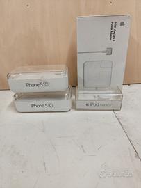 4 scatole Apple  (solo scatole)