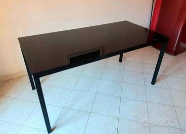 TAVOLO IN VETRO