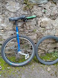 monociclo kriss Holmes 29