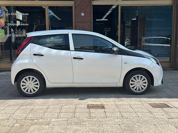 Toyota Aygo 1.0 VVT-i x-clusiv