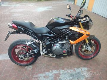 Benelli TNT 899 S