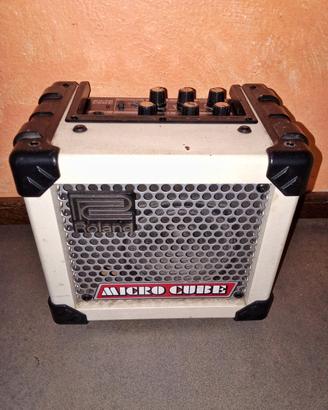 Roland Micro Cube amplificatore per chitarra.