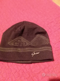 Cappellino guess