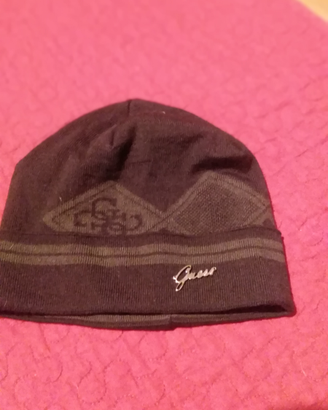 Cappellino guess