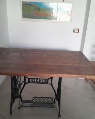 tavolo con piedistallo Singer 