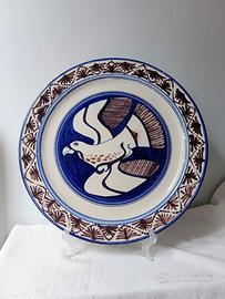 Piatto decorativo in maiolica policroma