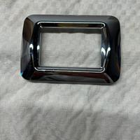 Placchetta interruttore luce o presa corrente