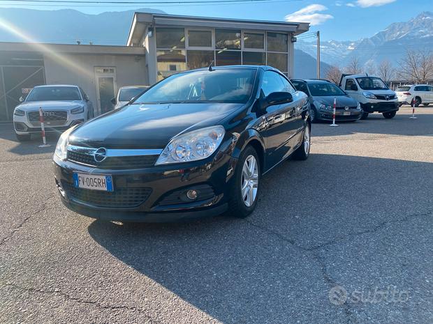 Opel Astra TwinTop 1.6 T 16V Cosmo
