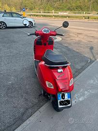 VESPA 300 gts