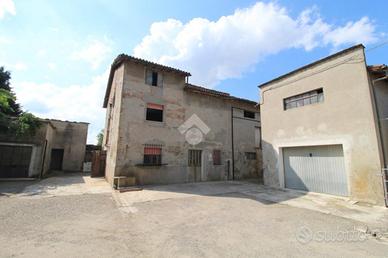 CASA DI CORTE A CAMPEGINE