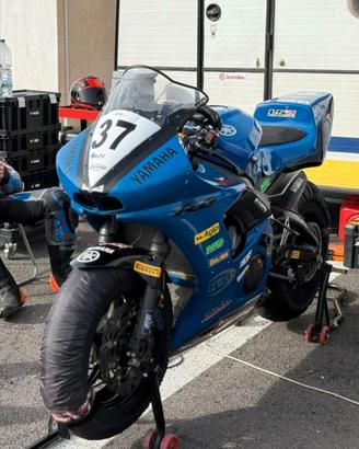 Yamaha R6 2004 pista