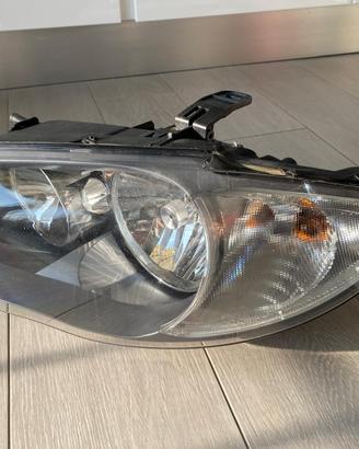 farò proiettore sx BMW e87