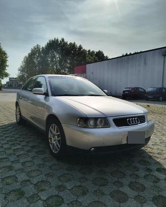 Audi A3 1.6 benzina - 2001