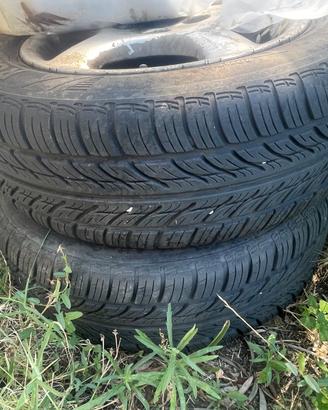 Gomme auto