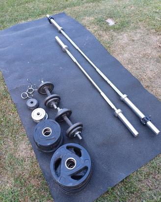 Attrezzi palestra home gym  sbarre rack e pesi 