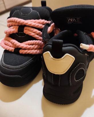 Scarpe Zara nuove con doppi lacci