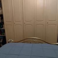 Armadio laccato beige per camera da letto