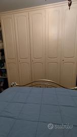 Armadio laccato beige per camera da letto