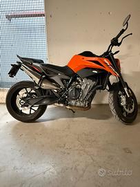 KTM Duke 790