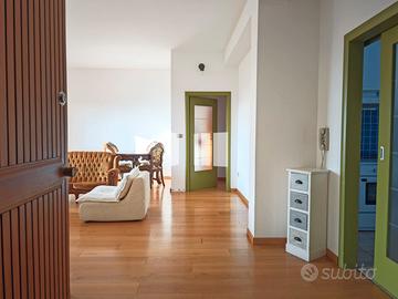 Ampio appartamento con posto auto