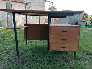 scrivania anni 80
