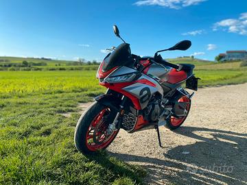 Aprilia Tuono 660