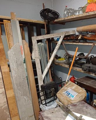 palestra attrezzatura varia pesi manubri bilancier