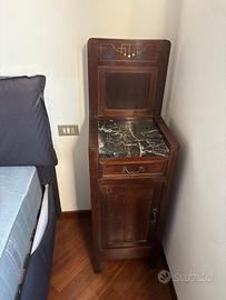 Comodini e cassettiera primi '900 con top in marmo