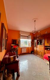 Bilocale luminoso con cucina abitabile e balcone -