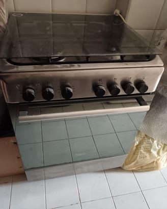 cucina ariston 4 fuochi più forno nuovi 