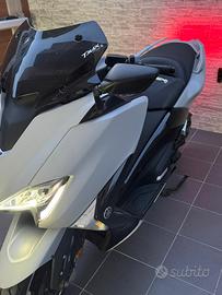 Yamaha TMax