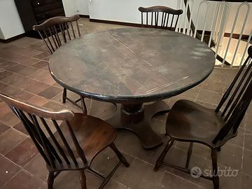 tavolo tondo allungabile e 4 sedie e mobile