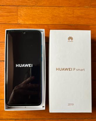 Huawei P Smart 2019 con scatola