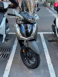 Honda SH 150i Sporty Colore Mat Rock Gray - Euro 5