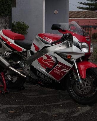 YAMAHA YZF FZR 750R 