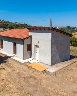 Indipendente Ristrutturata con terreno 13000 mq