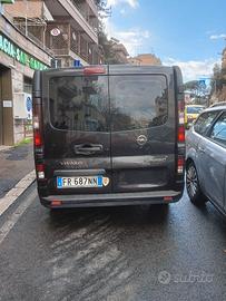 Opel Vivaro 9 posti passo lungo