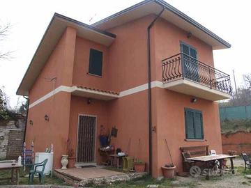 Casa di campagna a un passo del centro abitato