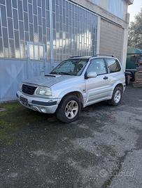 Suzuki Grand Vitara 2.0 Diesel (solo ricambi)