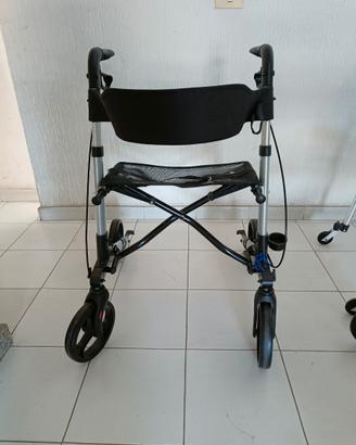 Deambulatore leggero e pieghevole