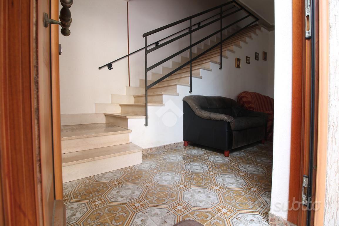 3 LOCALI A OSTUNI - Vista 2