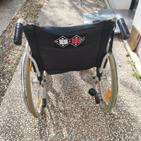 Sedia rotelle pieghevole