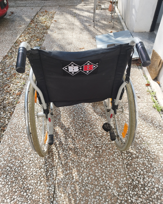 Sedia rotelle pieghevole