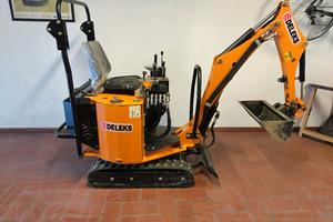 mini escavatore deleks m6000