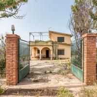 Villa panoramica con terreno a Cefalù