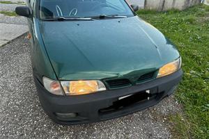 Nissan Almera del 1996