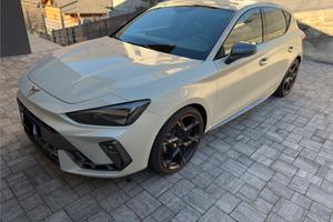 Cupra Leon super optional