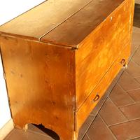 Cassapanca antica in legno dolce