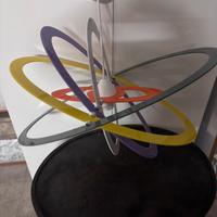 Lampandario moderno con anelli colorati