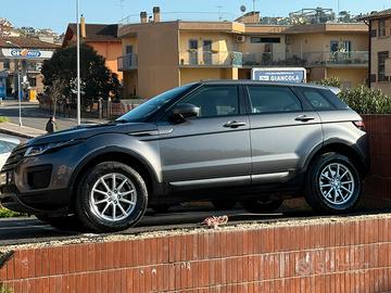 Range rover evoque tenuta in modo perdetto